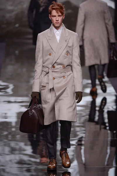 Look 3